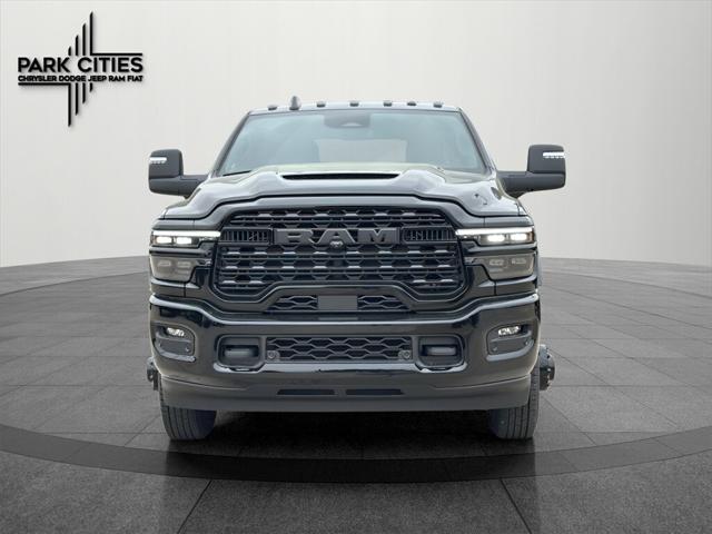 2025 RAM Ram 3500 RAM 3500 LIMITED CREW CAB 4X4 8 BOX