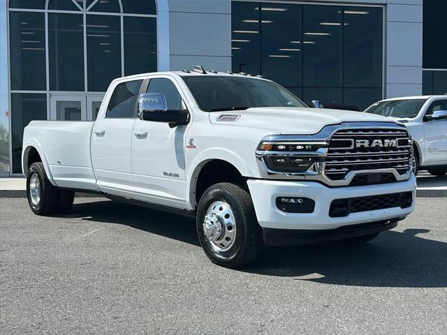 2025 RAM Ram 3500 RAM 3500 LIMITED LONGHORN CREW CAB 4X4 8 BOX