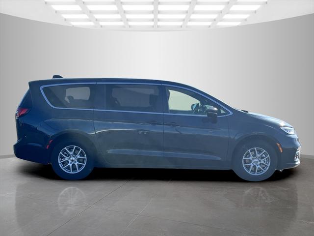 2025 Chrysler Pacifica PACIFICA SELECT