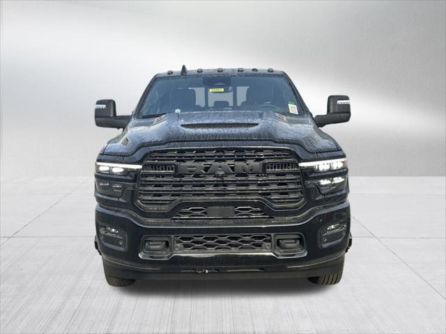 2025 RAM Ram 3500 RAM 3500 LIMITED CREW CAB 4X4 8 BOX