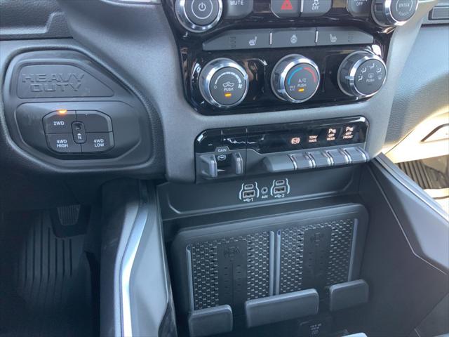 2025 RAM Ram 3500 RAM 3500 BIG HORN CREW CAB 4X4 8 BOX