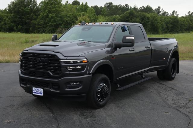 2025 RAM Ram 3500 RAM 3500 LIMITED CREW CAB 4X4 8 BOX
