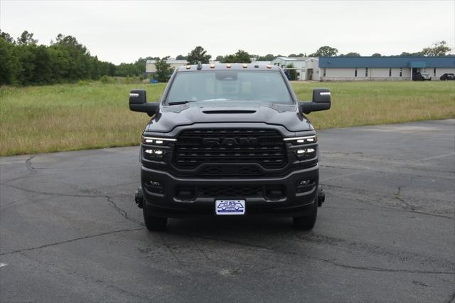 2025 RAM Ram 3500 RAM 3500 LIMITED CREW CAB 4X4 8 BOX