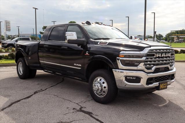 2025 RAM Ram 3500 RAM 3500 LIMITED MEGA CAB 4X4 64 BOX