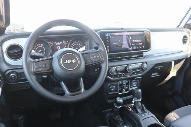 2025 Jeep Gladiator GLADIATOR NIGHTHAWK 4X4
