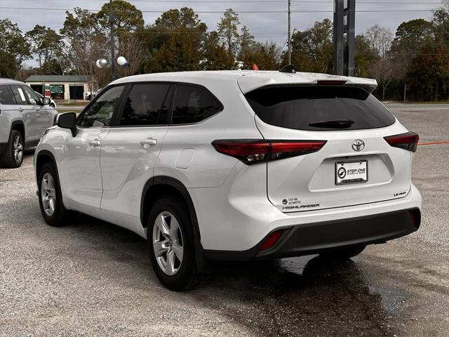 2023 Toyota Highlander LE
