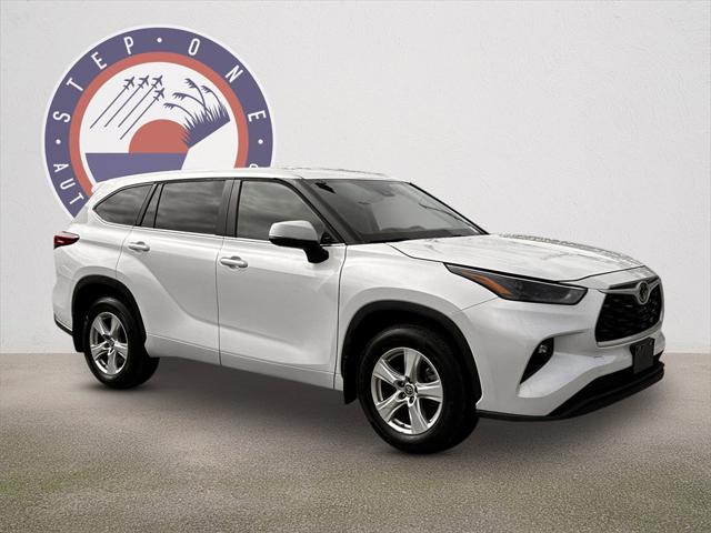 2023 Toyota Highlander LE