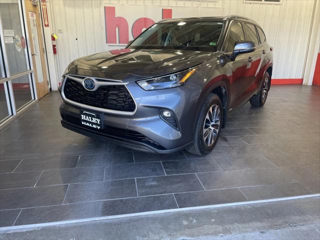 2022 Toyota Highlander Hybrid XLE