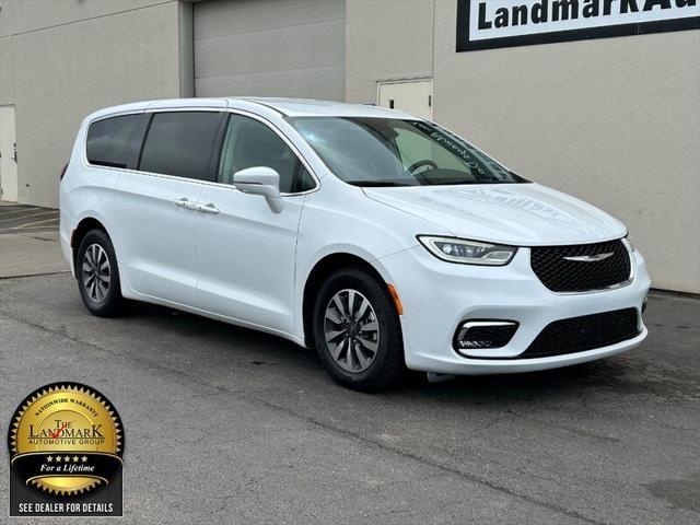 2022 Chrysler Pacifica Hybrid Touring L