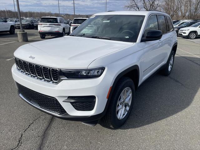 2025 Jeep Grand Cherokee GRAND CHEROKEE LAREDO X 4X4 2025 Jeep Grand Cherokee GRAND CHEROKEE LAREDO X 4X4