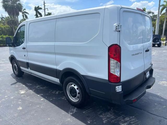 2017 Ford Transit w/60/40 Side Door w/RWB Van