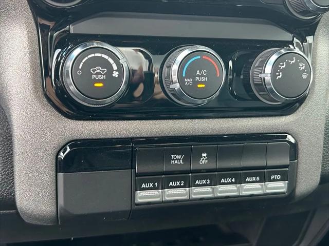 2025 Ram 3500 Tradesman/Big Horn