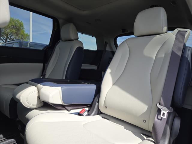 2025 Kia Carnival MPV SX