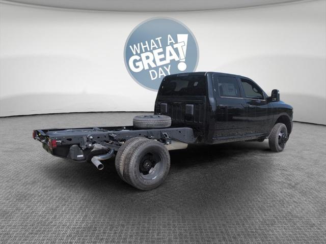 2025 RAM Ram 3500 Chassis Cab RAM 3500 TRADESMAN CREW CAB CHASSIS 4X4 60 CA