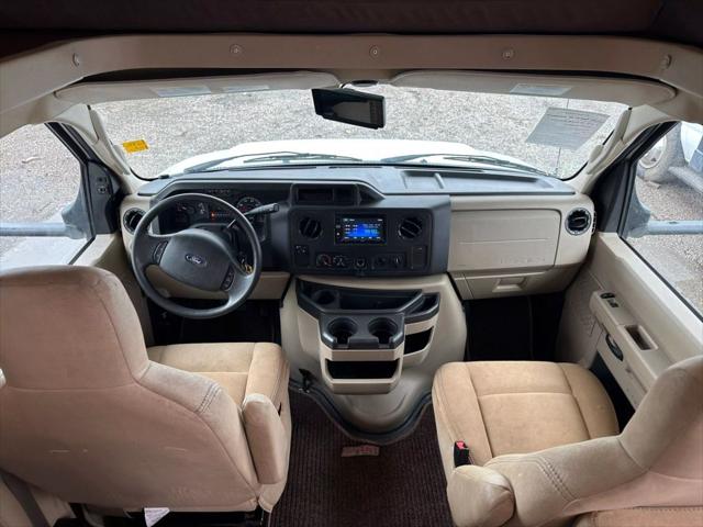 2016 Ford E-450 Cutaway 3051 Ford