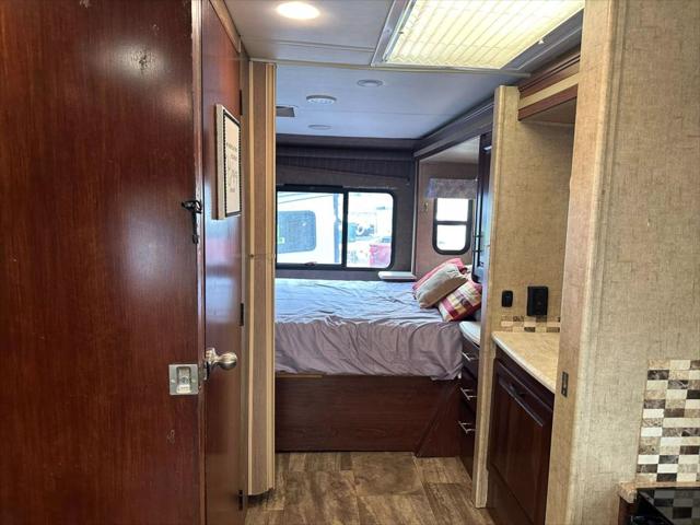 2016 Ford E-450 Cutaway 3051 Ford