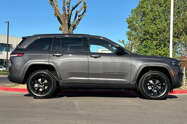 2025 Jeep Grand Cherokee GRAND CHEROKEE ALTITUDE 4X4
