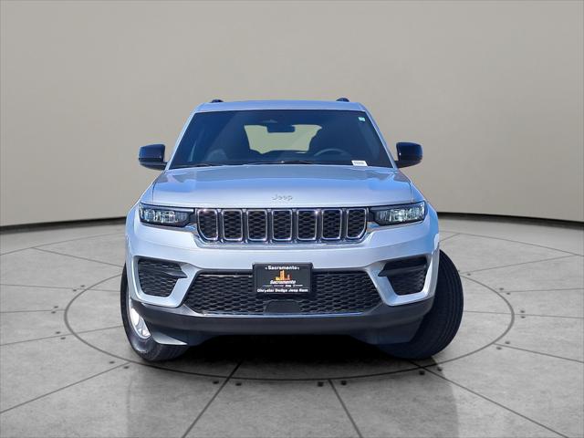2025 Jeep Grand Cherokee GRAND CHEROKEE LAREDO 4X4