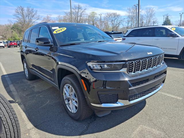 2025 Jeep Grand Cherokee GRAND CHEROKEE L LAREDO 4X4