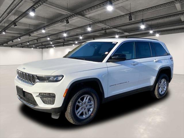 2025 Jeep Grand Cherokee GRAND CHEROKEE LAREDO 4X4