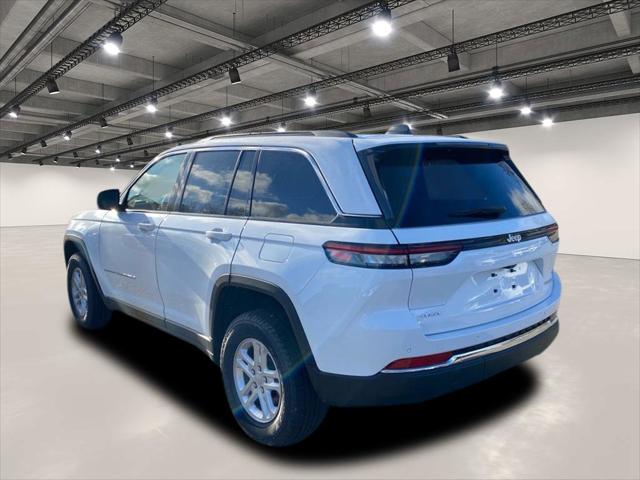 2025 Jeep Grand Cherokee GRAND CHEROKEE LAREDO 4X4