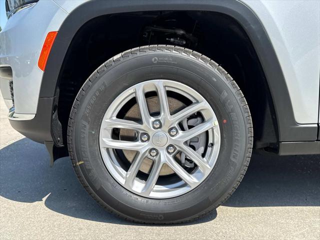 2025 Jeep Grand Cherokee GRAND CHEROKEE L LAREDO X 4X2