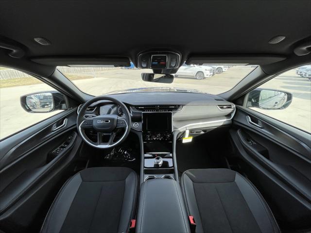 2025 Jeep Grand Cherokee GRAND CHEROKEE ALTITUDE 4X4