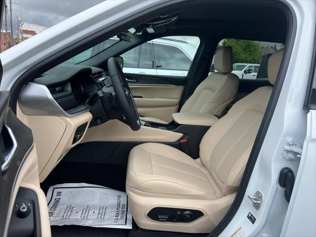 2025 Jeep Grand Cherokee GRAND CHEROKEE L LIMITED 4X4