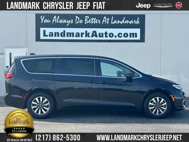 2022 Chrysler Pacifica Hybrid Touring L