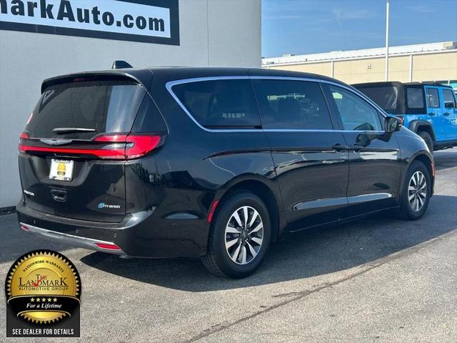 2022 Chrysler Pacifica Hybrid Touring L