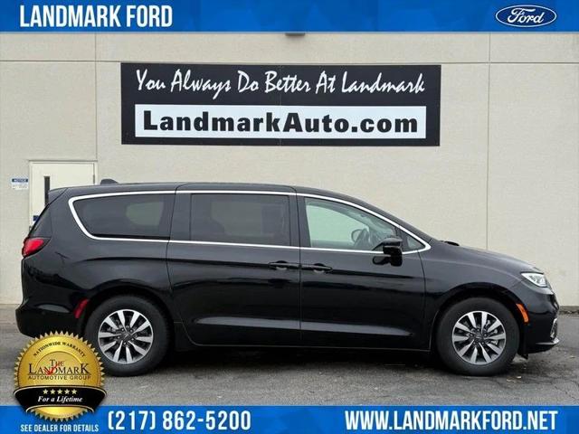 2022 Chrysler Pacifica Hybrid Touring L 2022 Chrysler Pacifica Hybrid Touring L