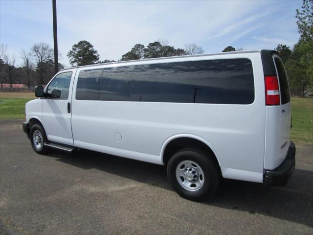2022 Chevrolet Express Passenger RWD 3500 Extended Wheelbase LS