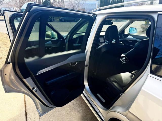2016 Volvo XC90 T6 Momentum
