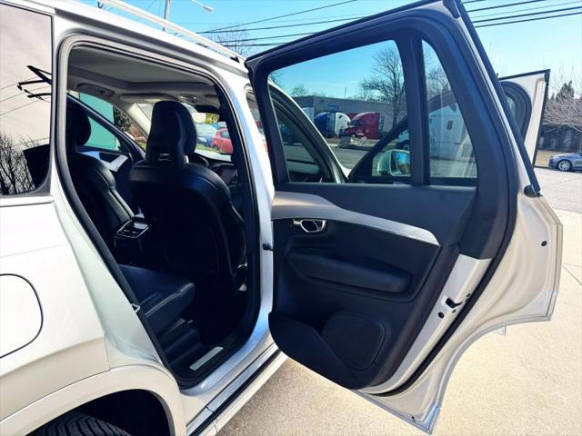 2016 Volvo XC90 T6 Momentum