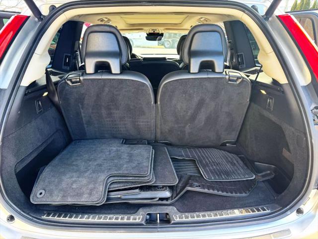 2016 Volvo XC90 T6 Momentum