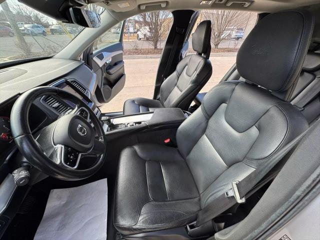 2016 Volvo XC90 T6 Momentum