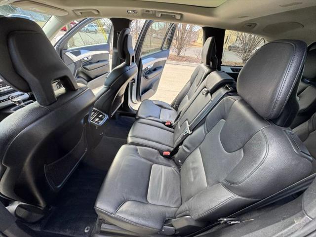 2016 Volvo XC90 T6 Momentum