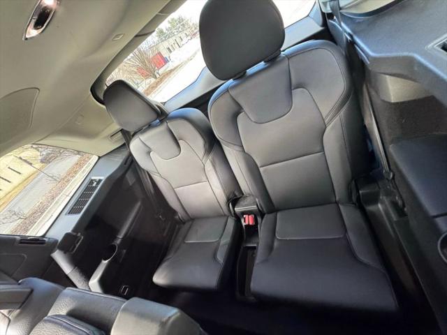2016 Volvo XC90 T6 Momentum