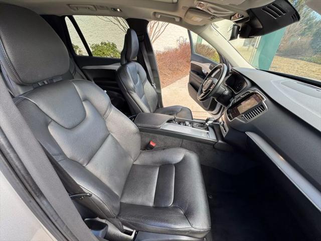 2016 Volvo XC90 T6 Momentum
