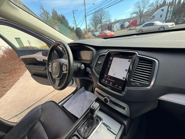 2016 Volvo XC90 T6 Momentum