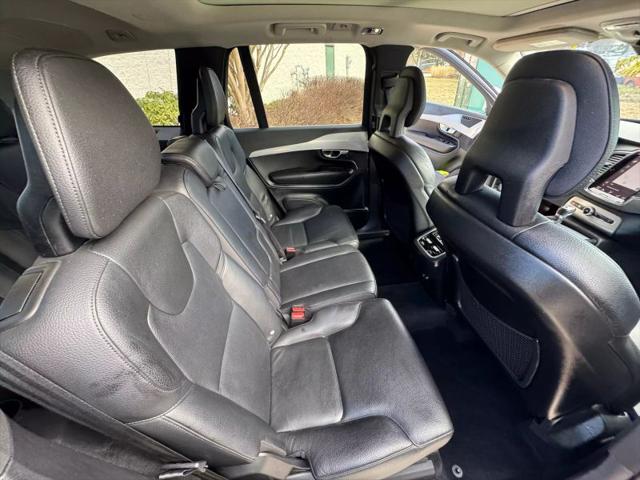 2016 Volvo XC90 T6 Momentum