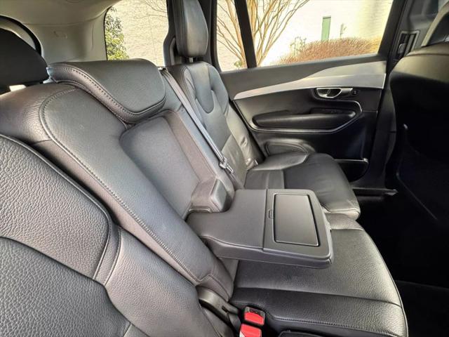 2016 Volvo XC90 T6 Momentum