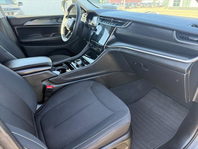 2023 Jeep Grand Cherokee L Laredo 4x4
