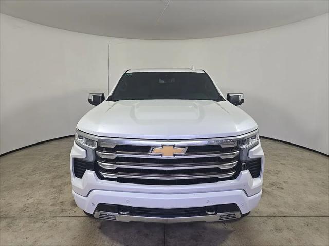 2022 Chevrolet Silverado 1500 2WD Crew Cab Short Bed High Country