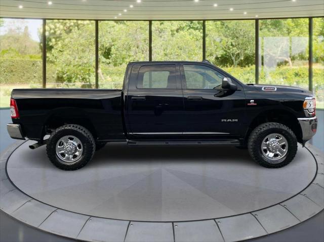 2022 RAM 3500 Tradesman Crew Cab 4x4 64 Box