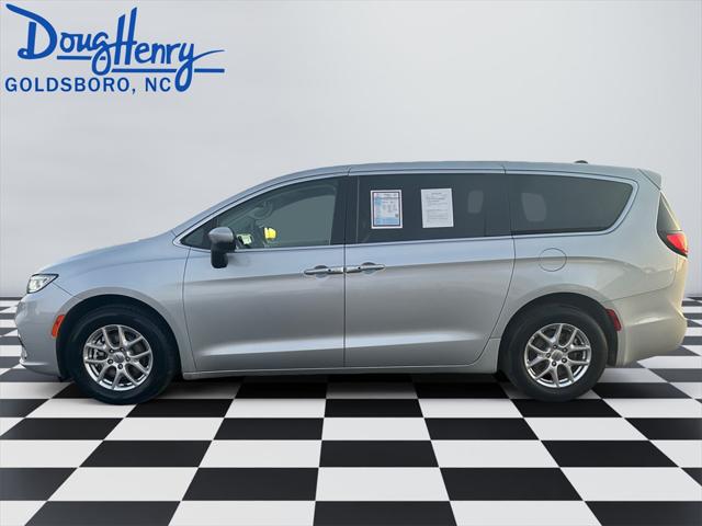 2023 Chrysler Pacifica Touring L