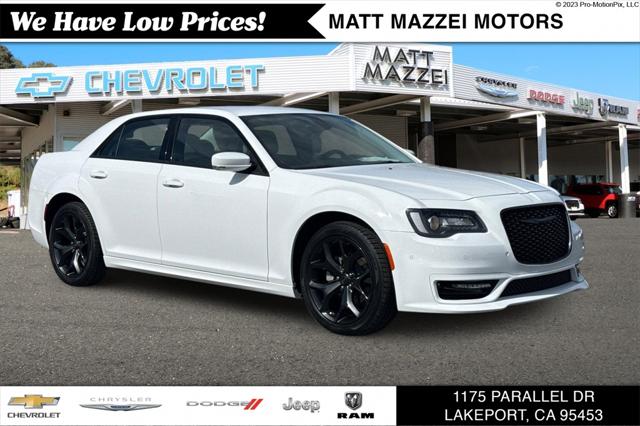 2023 Chrysler 300 Touring L