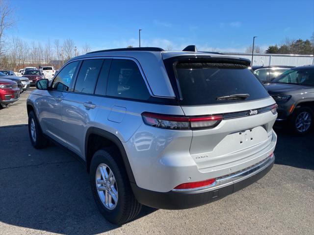 2025 Jeep Grand Cherokee GRAND CHEROKEE LAREDO 4X4
