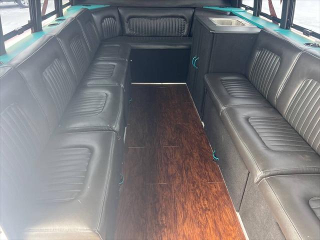 1999 Ford E-350 RV Cutaway Standard