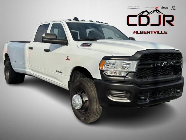 2022 RAM 3500 Tradesman Crew Cab 4x4 8 Box